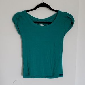 T-shirt with bow on the back